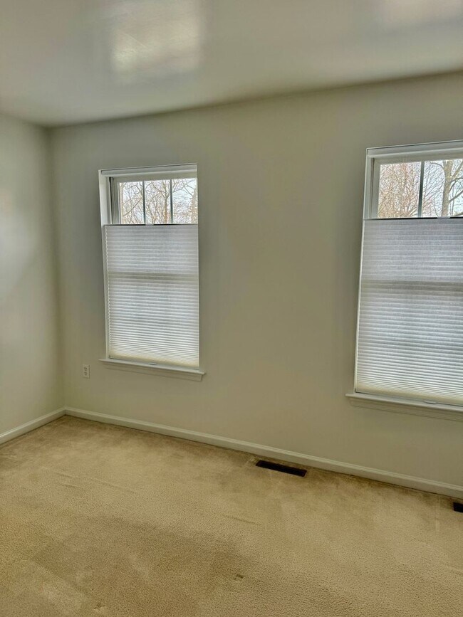 Building Photo - 809 Rockwood Dr