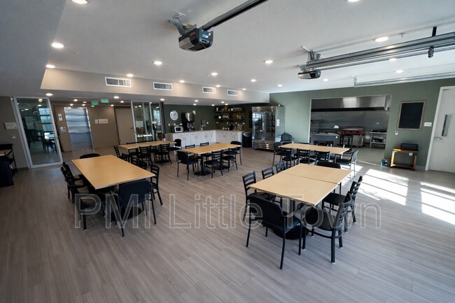 Building Photo - 12983 W Ida Ave