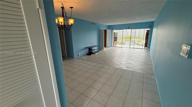 Building Photo - 2671 S Course Dr