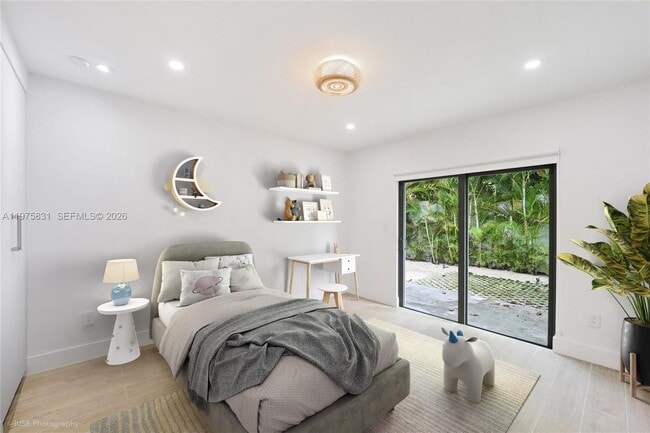 Building Photo - 555 NE 52nd Terrace