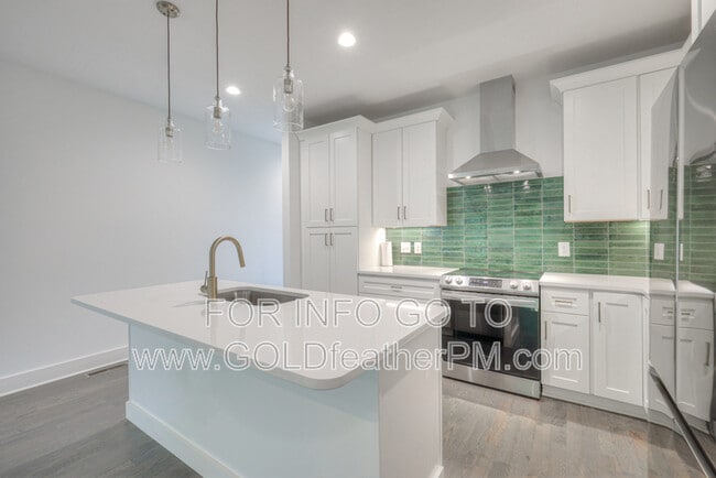 Building Photo - 709B 23rd St