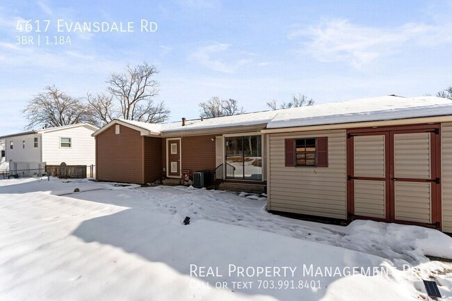 Building Photo - Charming Woodbridge Rambler with Spacious ...