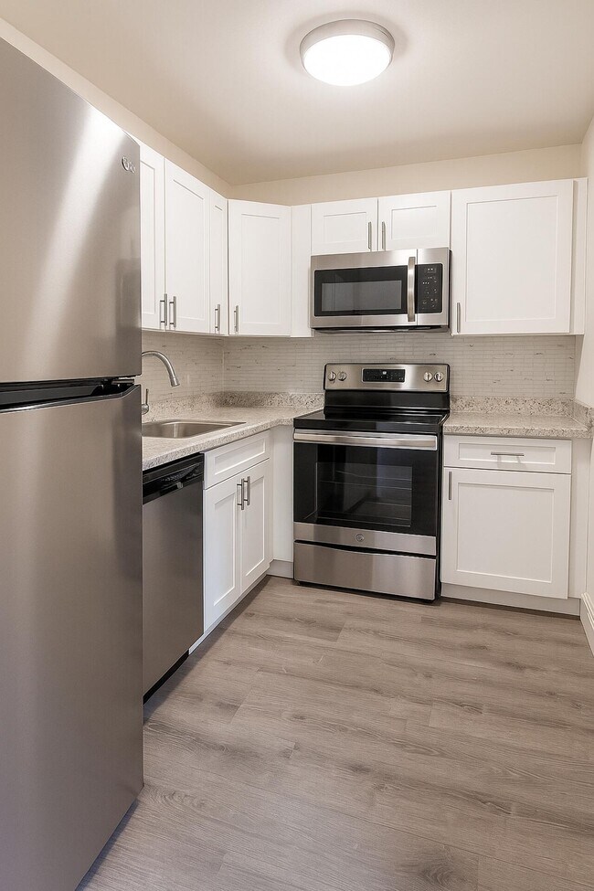Building Photo - 2708 Vandiver Dr