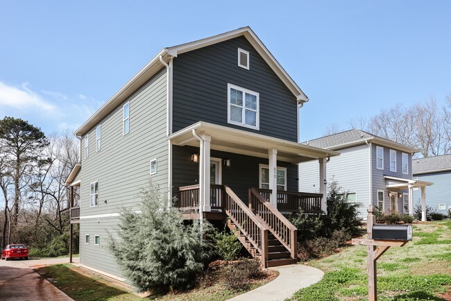 Building Photo - 372 Arch St