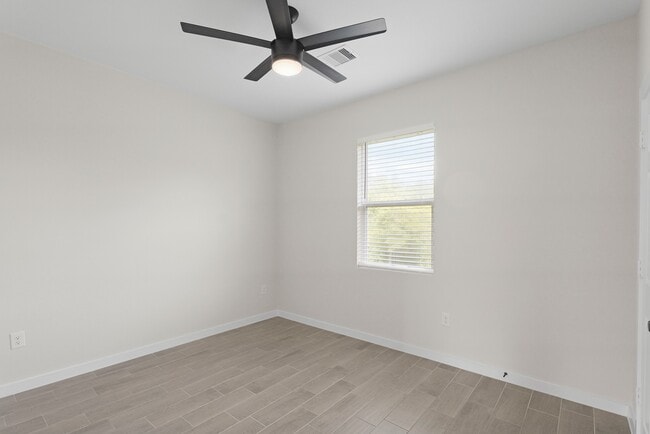 Building Photo - 5544 Shreveport Blvd