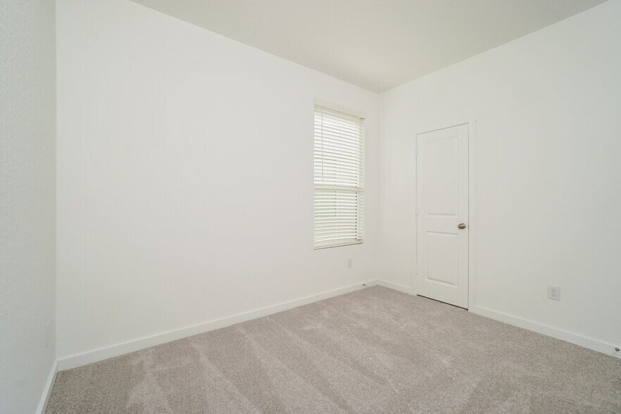 Building Photo - 542 Kayden Ct