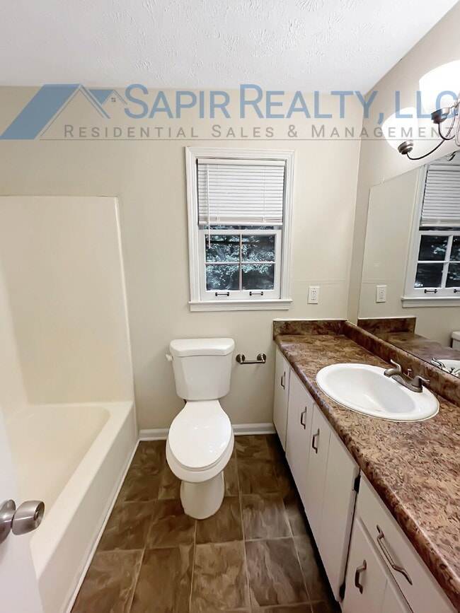 Building Photo - 4125 Maple Ferry Dr