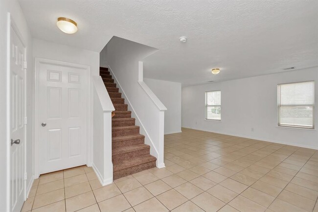 Building Photo - 19003 Barnesdale Ct