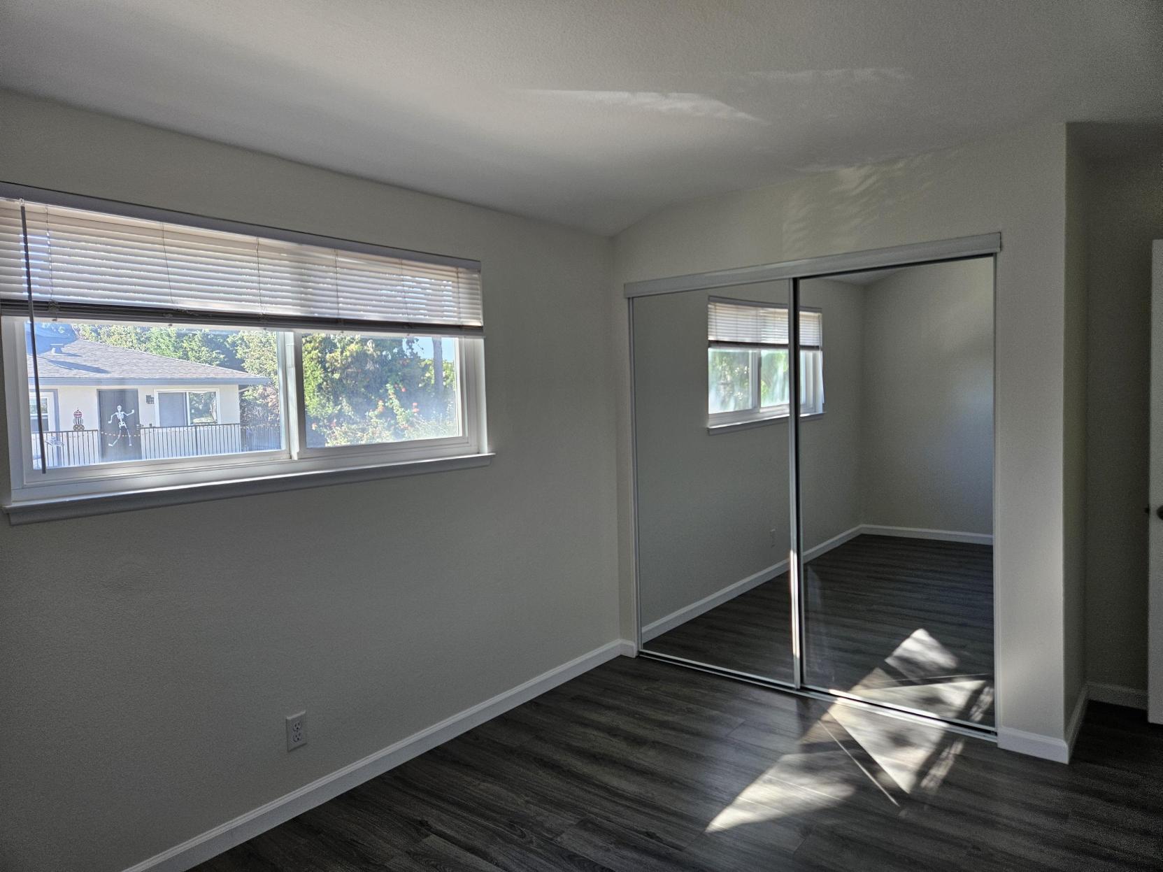 Building Photo - 1107 Carlsbad Pl