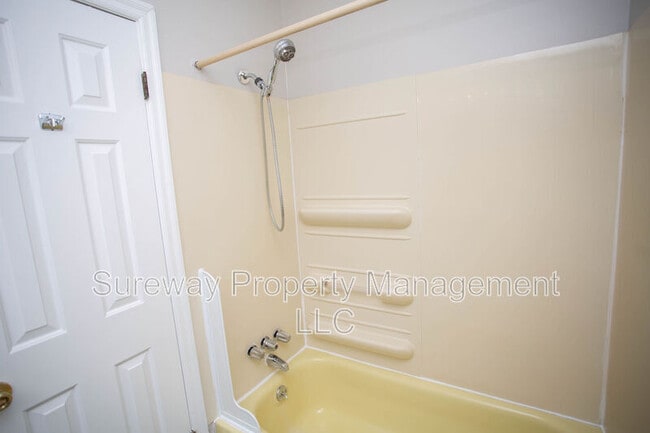 Building Photo - 171 Echelon Rd