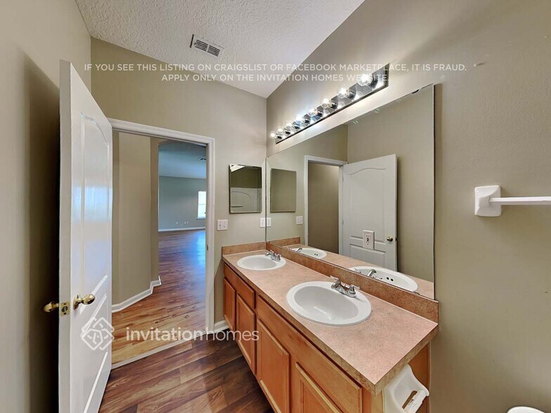 Building Photo - 6245 Apopka Ct