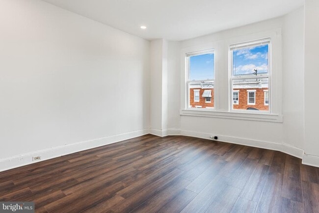 Building Photo - 2212 W Fayette St