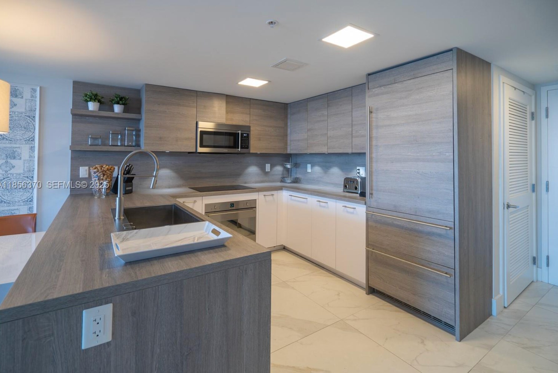 Building Photo - 400 Sunny Isles Blvd