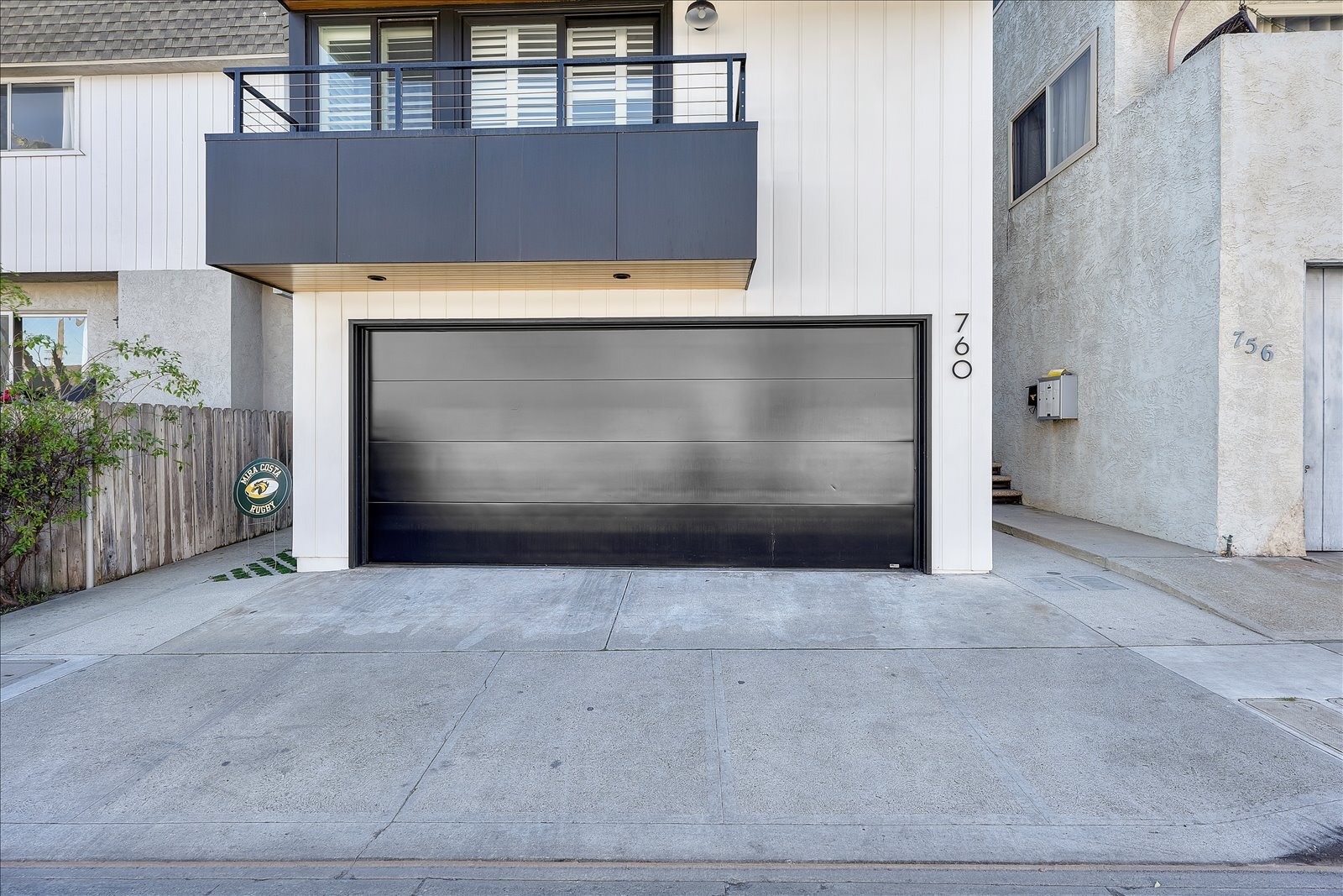 Building Photo - 760 Manhattan Beach Blvd