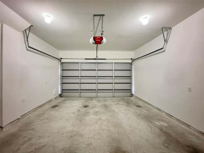 Building Photo - 1602 Westside Gardens Ln