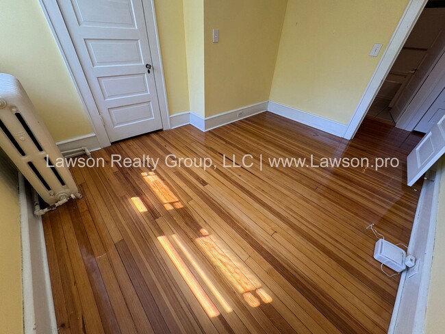 Building Photo - Large Raleigh Court Home on a Corner Lot