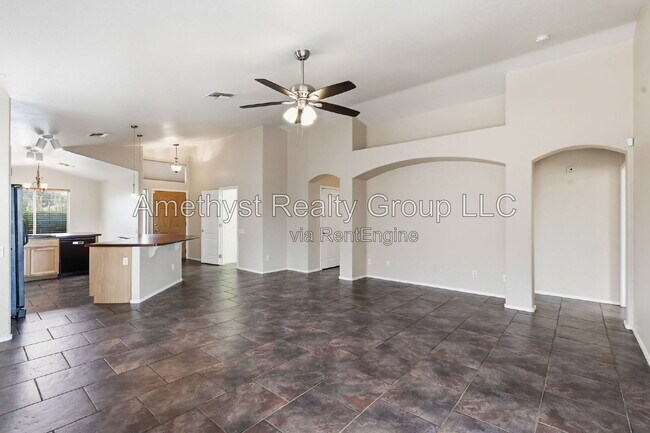 Building Photo - 6691 S 4 Peaks Pl