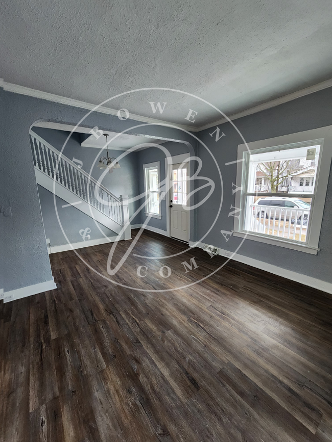 Building Photo - Fully remodeled 3 bed 1 bath