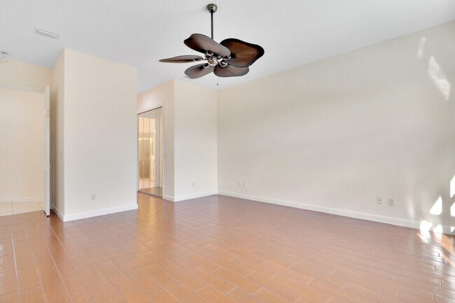Building Photo - 1252 SW Bent Pine Cove