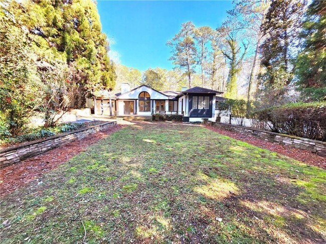 Building Photo - 4044 Northside Dr NW