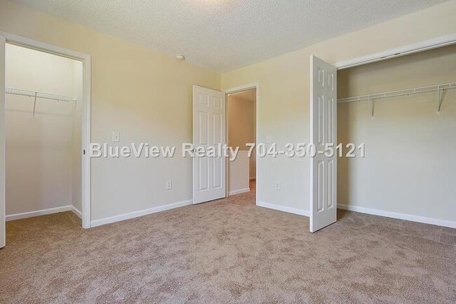 Building Photo - Beaufiful Townhouse 2 bed 1.5 bath in Monroe