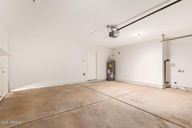 Building Photo - 1754 E Alta Vista Rd