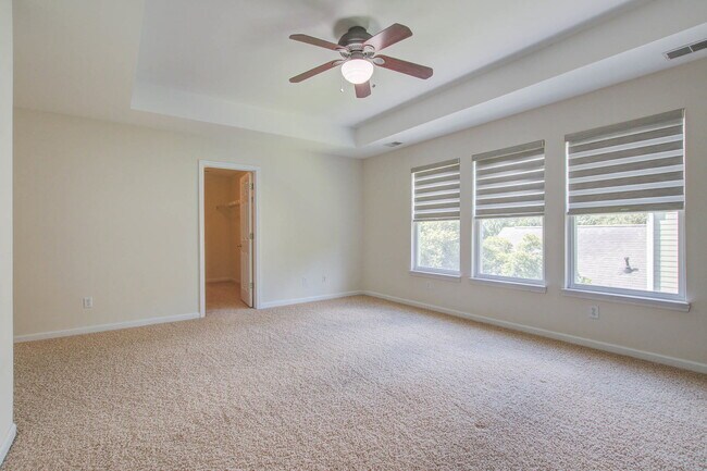 Building Photo - 2217 Daniel Island Dr