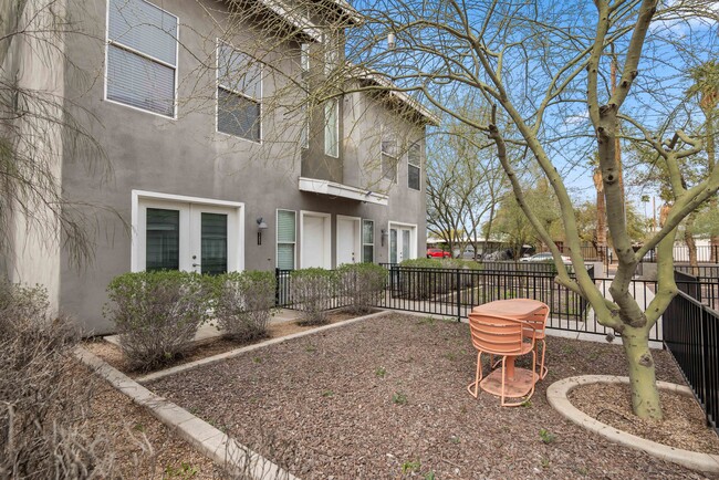 Building Photo - Roosevelt West Townhomes