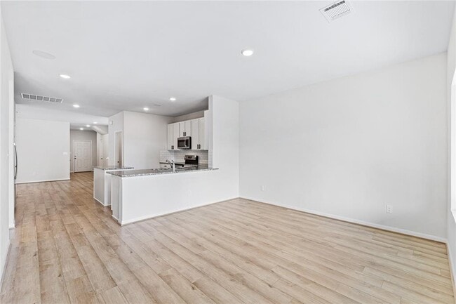 Building Photo - 316 LT Rusty Dr