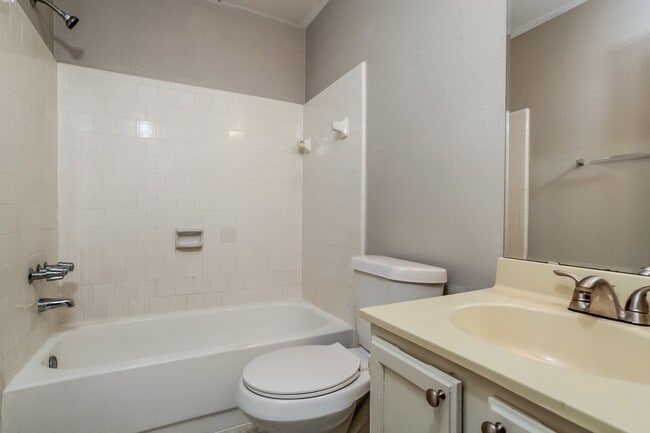 Building Photo - 4831 Tealgate Dr