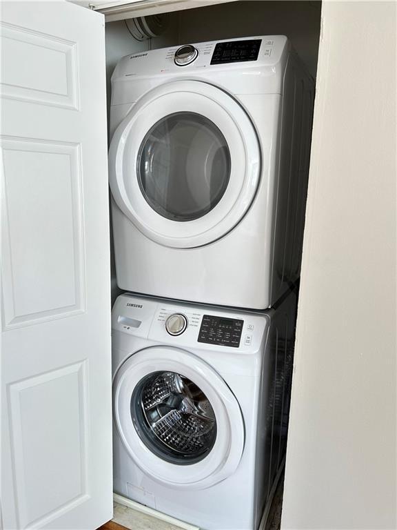 Building Photo - 1187 Lynmoor Dr NE