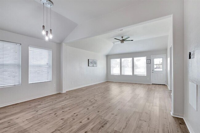 Building Photo - 1218 Newsome Glenn Dr