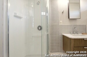 Building Photo - 207 Woodby Ct