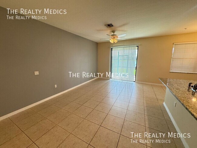 Building Photo - 2365 Seven Oaks Dr
