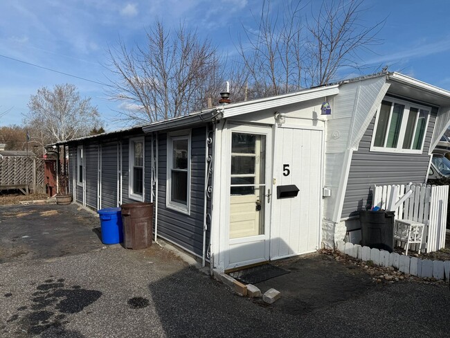 Building Photo - 2 Bed Mobile Home - Aston, PA