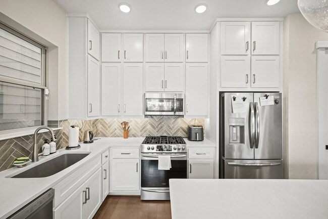 Building Photo - 10936 Keaton Landing Dr