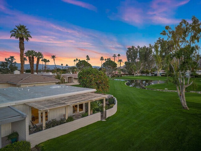 Building Photo - Luxury Golf Course Retreat in Indian Wells