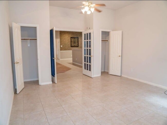 Building Photo - 3638 Desert Run Dr