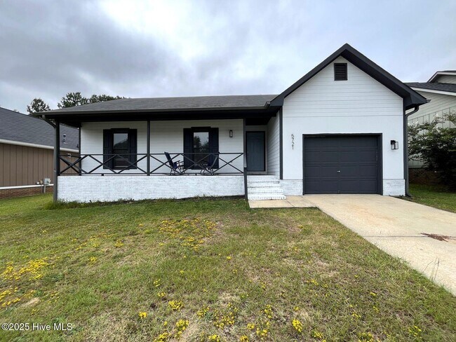 Primary Photo - 5721 Randleman St