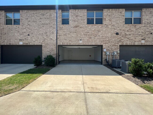 Building Photo - North Richland Hills Townhome for Rent "MO...