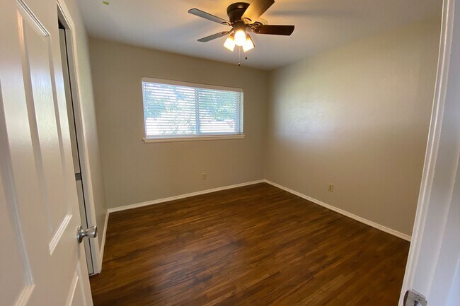 Building Photo - 4511 Scotty Dr