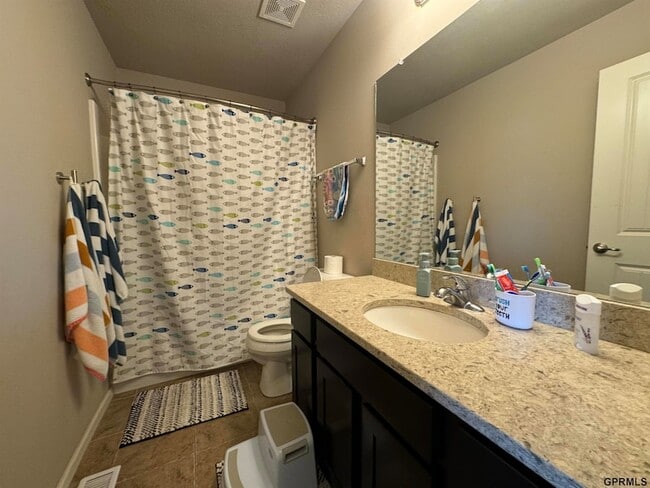 Building Photo - 2109 Oriole Dr