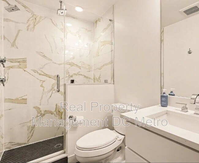 Building Photo - 811 Upshur St NW