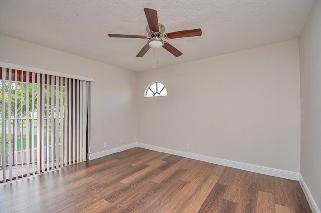 Building Photo - 4240 Village B Dr