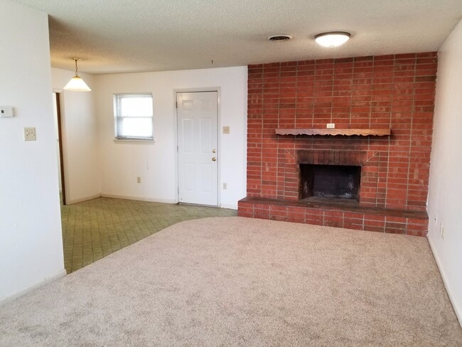 Building Photo - re1417