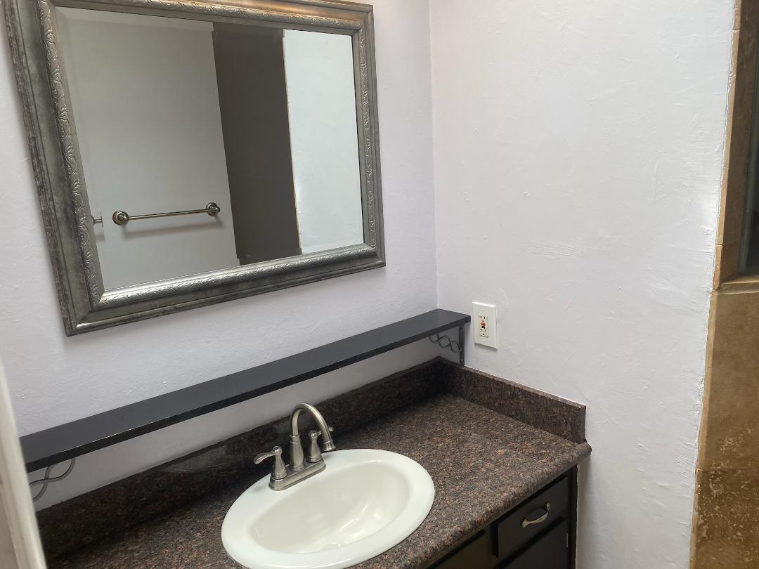 Master Bath - 2937 E Turquoise Dr