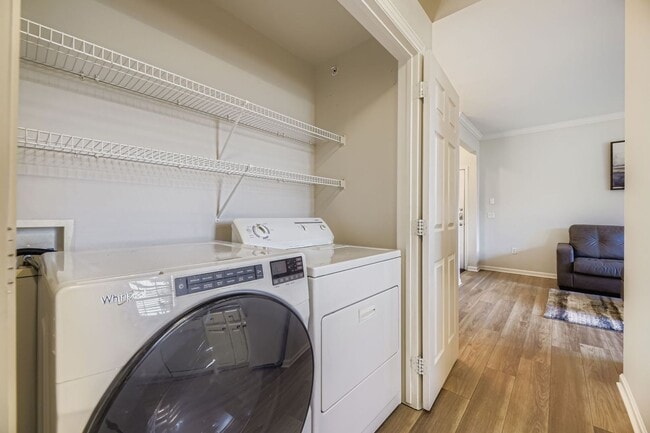 Building Photo - Charming 1 bed/1 bath Condo with Garage- Gated Community with Pool and Fitness Center