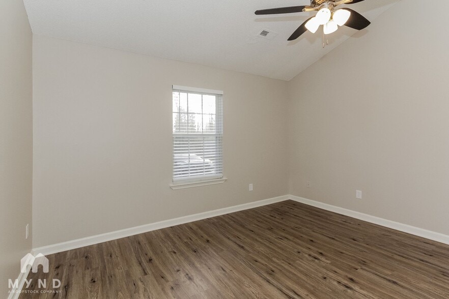 Building Photo - 5729 Glenhill Ct
