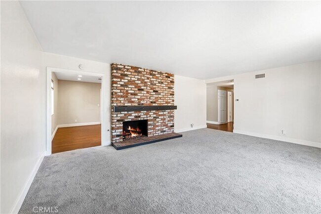 Building Photo - 16311 Woodstock Ln