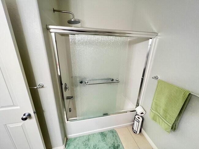 Building Photo - 1 Story 4Bed Pool Built in BBQ